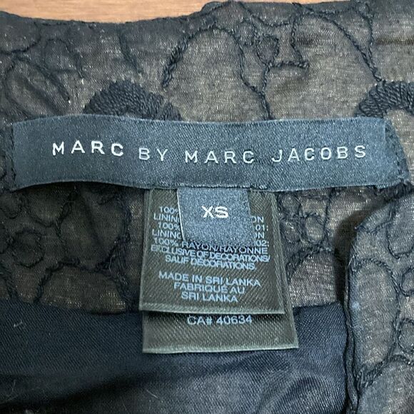 Marc by Marc Jacobs Cropped Lace Swing Jacket in black/dark brown. Size XS. - Picture 8 of 9